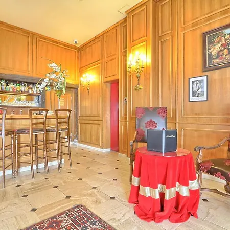 Hotel Grand Dechampaigne Paříž