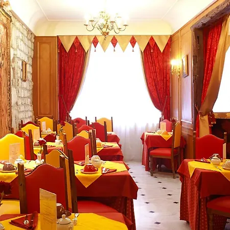 Hotel Grand Dechampaigne 3*