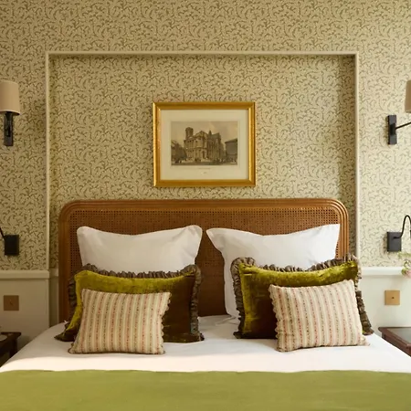 Des Orfevres Hotel 3*