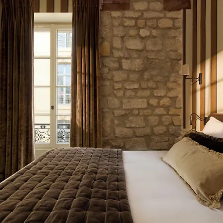 Des Orfevres Hotel