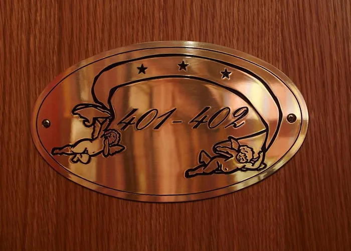 Grand Dechampaigne Hotel Parijs