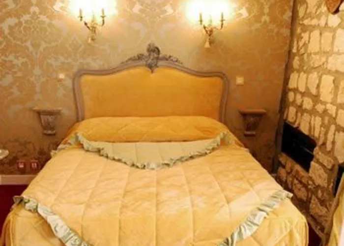 Hotel Grand Dechampaigne 3*