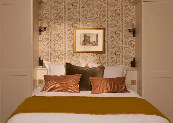 Des Orfevres Hotell 3*