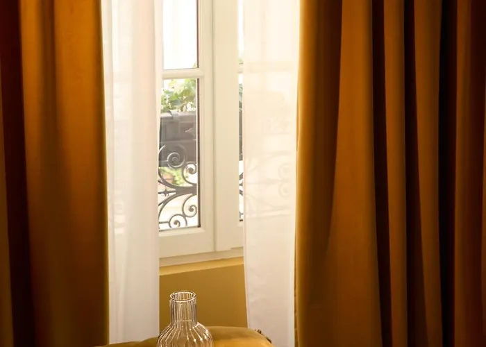 Des Orfevres Hotell 3*